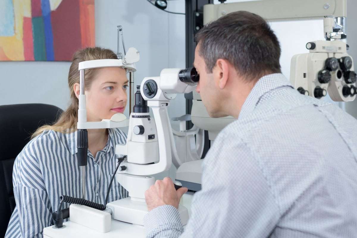 How to Choose the Best Optometrist? Know the Top 8 Secrets  Best In ...